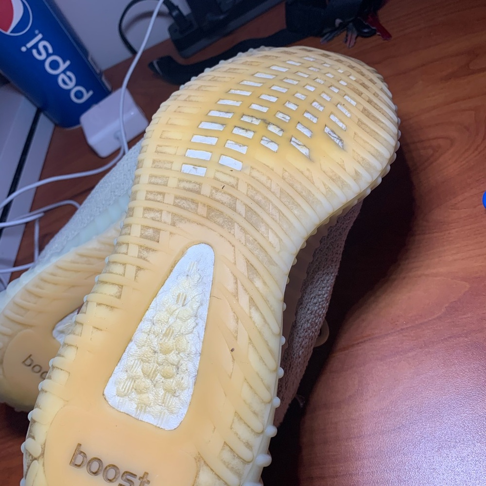Yeezy 350 boost V2 “Butter” - Picture 6 of 7